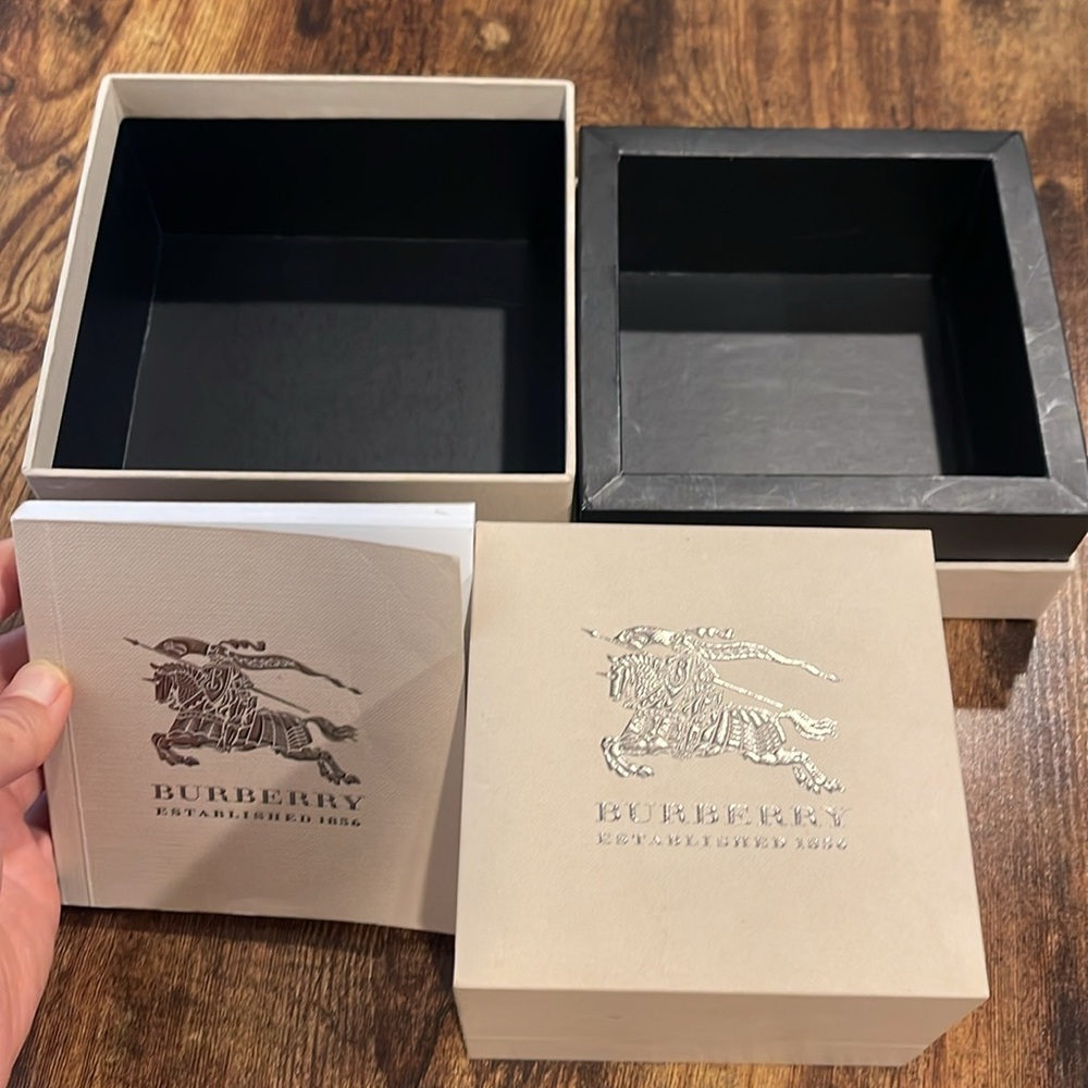 Burberry white gold watch - Picture 4 of 10